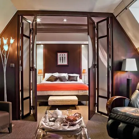 Отель Logis Le Bailliage 3*