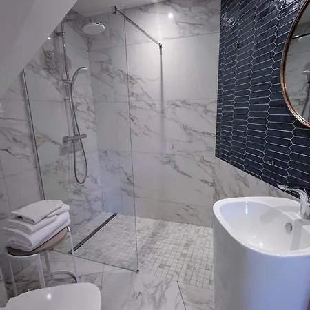 Le Bailliage & Otel 3*